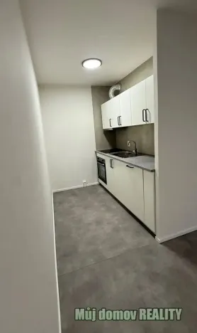 Pronájem bytu 2+kk, Praha - Kobylisy, Rajmonova, 51 m2