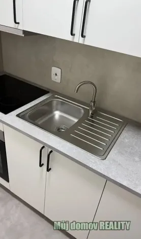 Pronájem bytu 2+kk, Praha - Kobylisy, Rajmonova, 51 m2