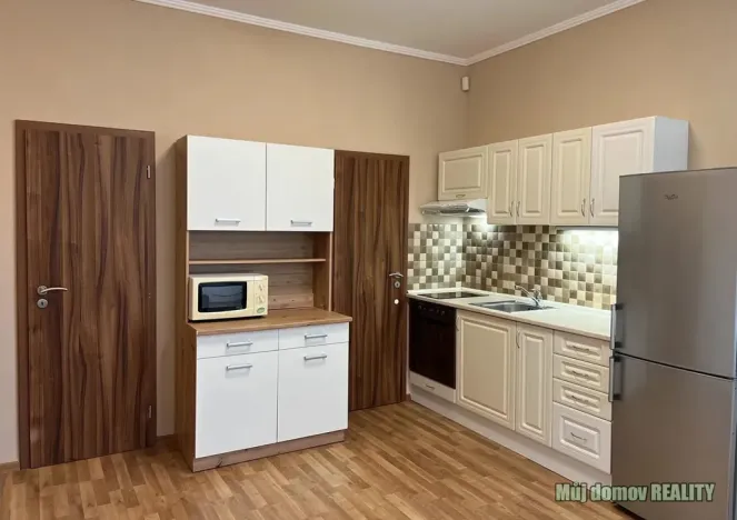 Pronájem bytu 1+kk, Praha - Strašnice, Na stezce, 30 m2