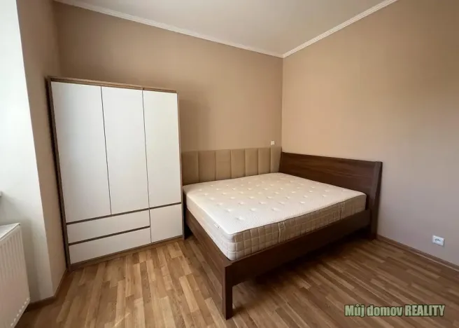 Pronájem bytu 1+kk, Praha - Strašnice, Na stezce, 30 m2