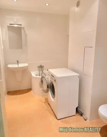 Pronájem bytu 1+kk, Praha - Stodůlky, Běhounkova, 43 m2