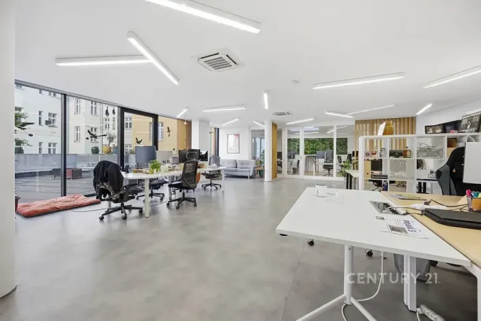Pronájem kanceláře, Praha - Smíchov, Na Zatlance, 232 m2