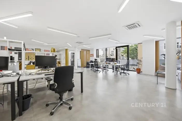 Pronájem kanceláře, Praha - Smíchov, Na Zatlance, 232 m2