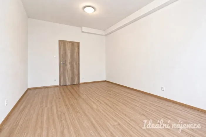Pronájem bytu 1+1, Brno - Židenice, Porhajmova, 35 m2