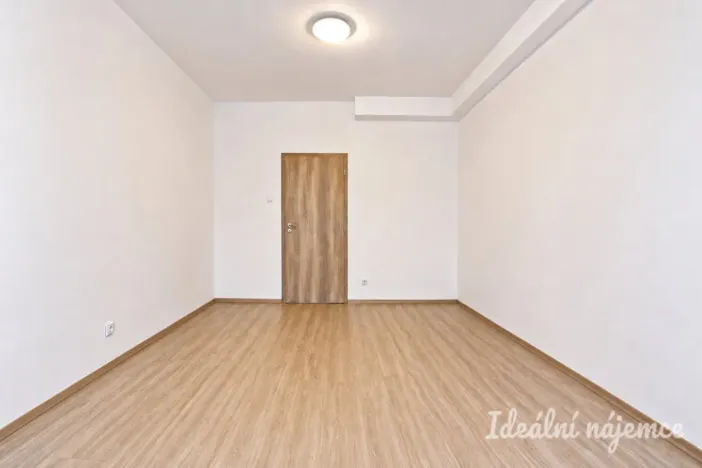 Pronájem bytu 1+1, Brno - Židenice, Porhajmova, 35 m2