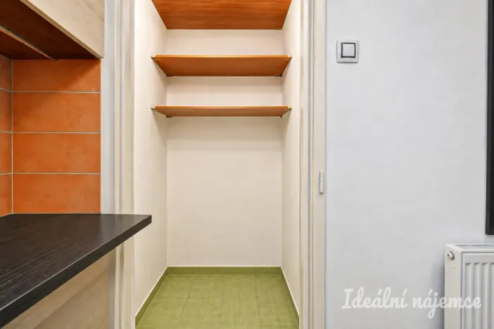 Pronájem bytu 1+1, Brno - Židenice, Porhajmova, 35 m2