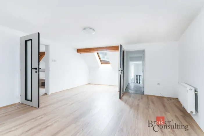 Prodej bytu 4+kk, Chlumec nad Cidlinou - Chlumec nad Cidlinou II, Zámostecká, 170 m2
