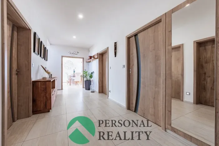 Prodej rodinného domu, Háje, 256 m2