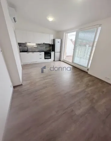 Pronájem bytu 1+kk, Praha, Hartigova, 25 m2