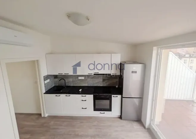 Pronájem bytu 1+kk, Praha, Hartigova, 25 m2