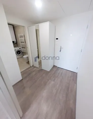 Pronájem bytu 1+kk, Praha, Hartigova, 25 m2