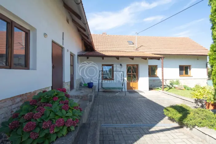 Prodej rodinného domu, Hostín, 204 m2