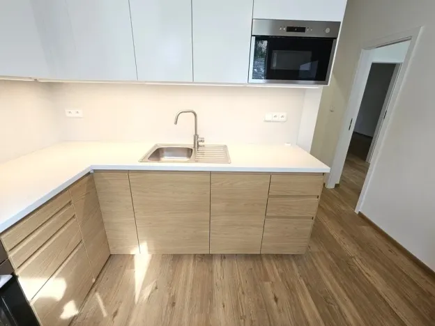 Pronájem bytu 2+1, Praha, Šantrochova, 59 m2
