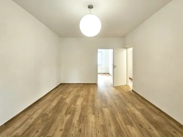 Pronájem bytu 2+1, Praha, Šantrochova, 59 m2