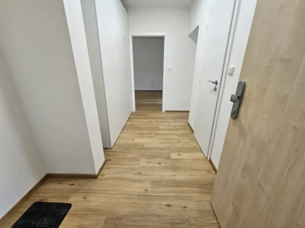 Pronájem bytu 2+1, Praha, Šantrochova, 59 m2