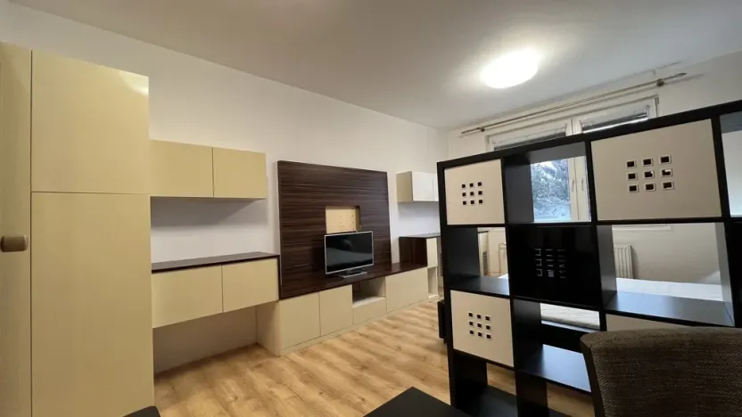 Pronájem bytu 1+1, Zlín, Větrná, 34 m2
