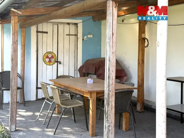 Prodej atypického bytu, Měšice, U školky, 118 m2
