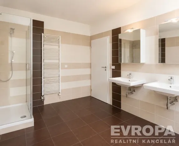 Pronájem rodinného domu, Průhonice, Pod Valem II., 334 m2