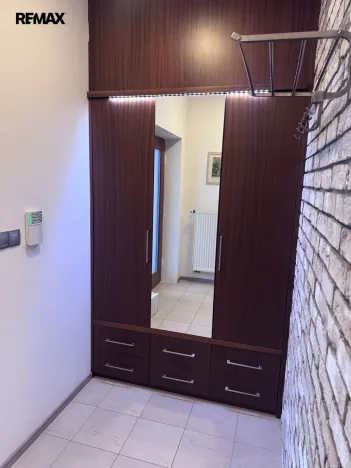 Pronájem rodinného domu, Jesenice - Zdiměřice, V Podlesí, 184 m2