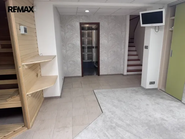Pronájem rodinného domu, Jesenice - Zdiměřice, V Podlesí, 184 m2