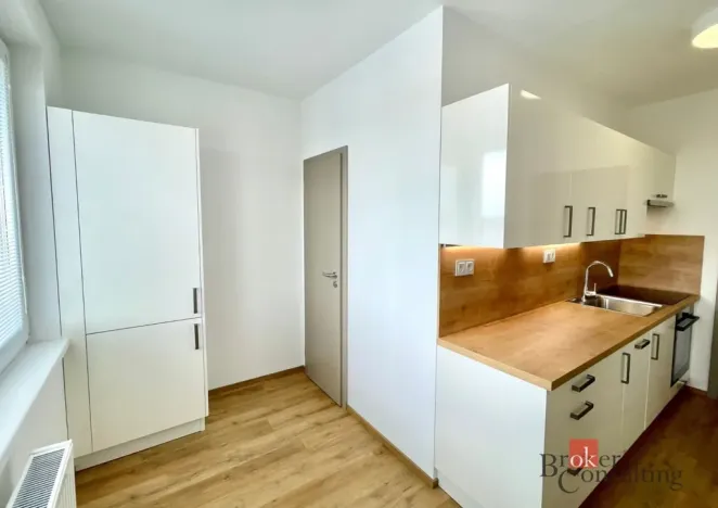 Pronájem bytu 1+1, Zliv, Školní, 43 m2