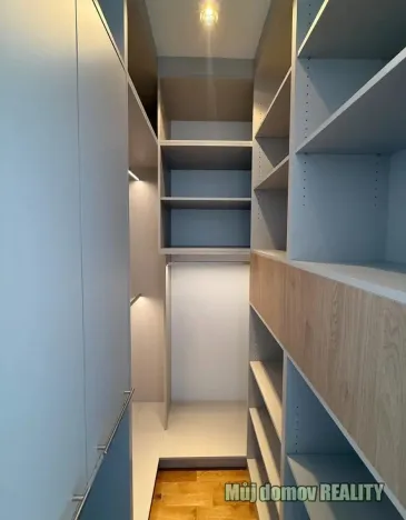 Pronájem bytu 2+kk, Praha - Podolí, Vodárenská, 55 m2