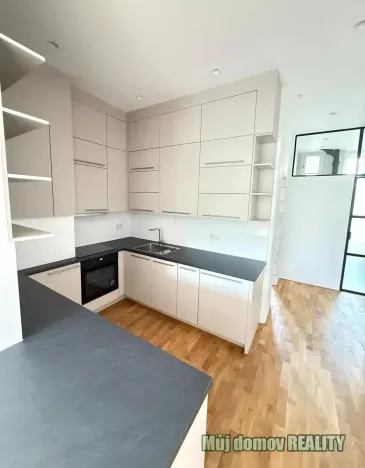 Pronájem bytu 2+kk, Praha - Podolí, Vodárenská, 55 m2