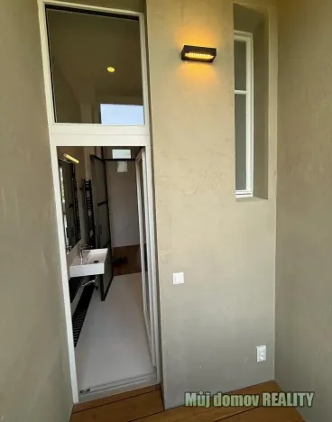 Pronájem bytu 2+kk, Praha - Podolí, Vodárenská, 55 m2