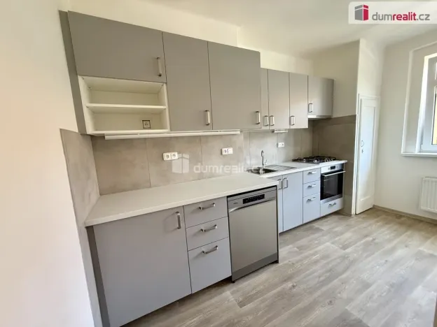 Pronájem bytu 2+1, Praha - Bubeneč, Ve struhách, 67 m2