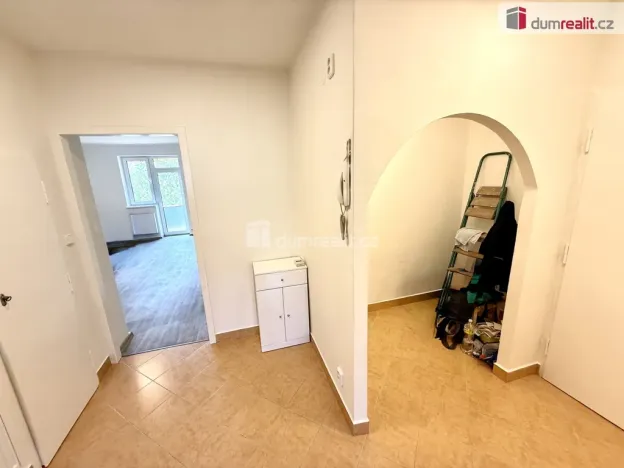 Pronájem bytu 2+1, Praha - Bubeneč, Ve struhách, 67 m2