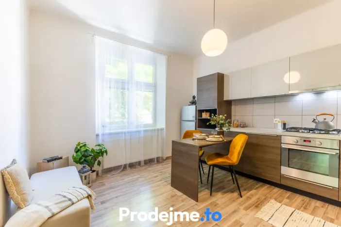 Pronájem bytu 1+1, Praha - Smíchov, Bieblova, 42 m2