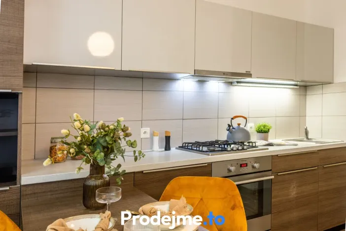 Pronájem bytu 1+1, Praha - Smíchov, Bieblova, 42 m2