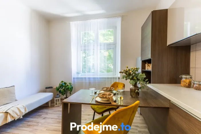 Pronájem bytu 1+1, Praha - Smíchov, Bieblova, 42 m2