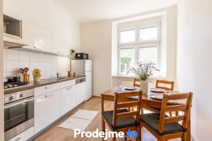 Pronájem bytu 1+1, Praha - Smíchov, Bieblova, 34 m2
