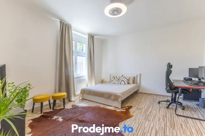Pronájem bytu 1+1, Praha - Smíchov, Bieblova, 34 m2