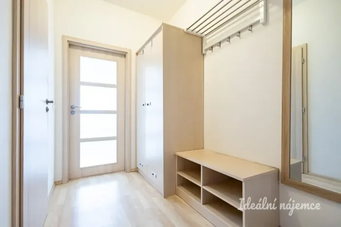 Pronájem bytu 1+kk, Praha, Freyova, 33 m2