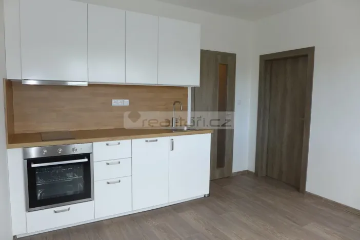 Pronájem bytu 1+1, Plzeň - Skvrňany, Vejprnická, 35 m2