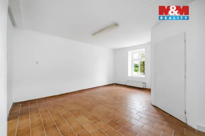 Prodej činžovního domu, Holýšov, náměstí 5. května, 230 m2