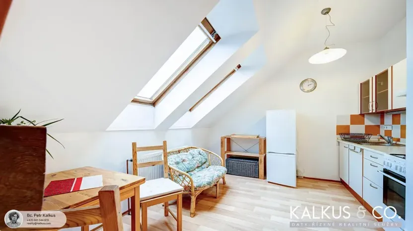 Pronájem bytu 2+kk, Hradec Králové, Zelená, 39 m2