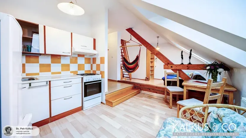 Pronájem bytu 2+kk, Hradec Králové, Zelená, 39 m2