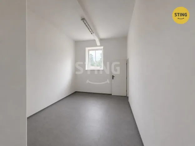 Pronájem obchodního prostoru, Třinec, nám. Míru, 39 m2