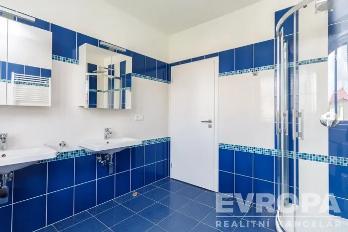 Pronájem vily, Průhonice, Pod Valem II., 350 m2