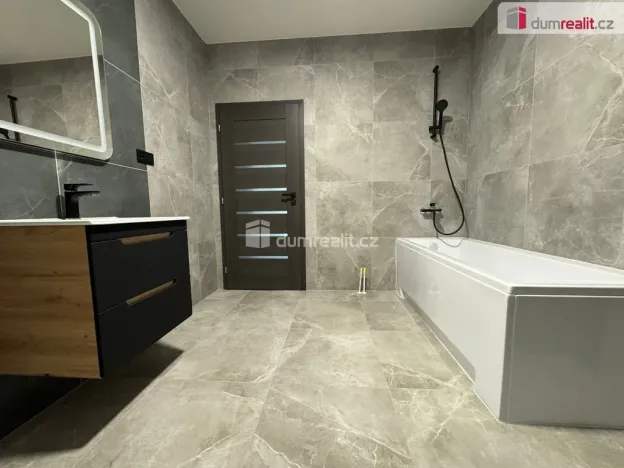 Pronájem bytu 2+1, Droužkovice, Rudé armády, 72 m2