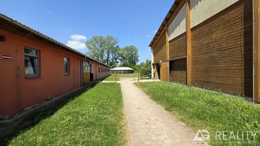 Prodej komerčního pozemku, Úžice, 68855 m2