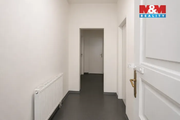 Pronájem obchodního prostoru, Pardubice - Zelené Předměstí, 17. listopadu, 82 m2
