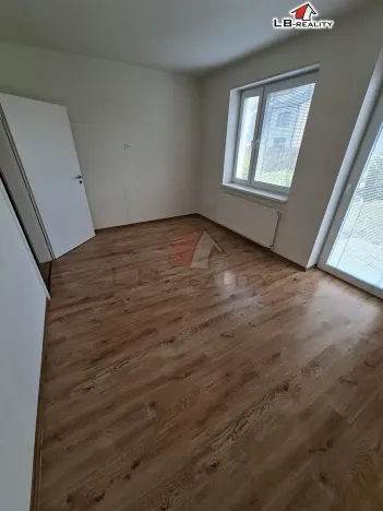 Pronájem bytu 2+kk, Velký Osek, U hřiště, 66 m2
