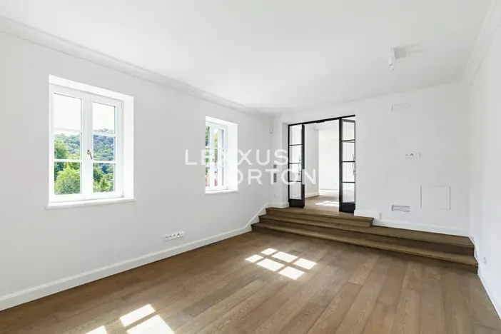 Prodej vily, Praha - Dejvice, V Šáreckém údolí, 253 m2