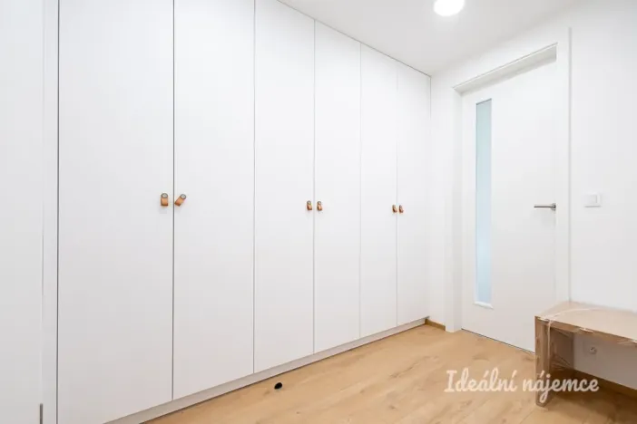 Pronájem bytu 1+kk, Praha - Chodov, Nebřenická, 37 m2