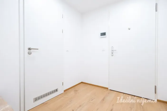 Pronájem bytu 1+kk, Praha - Chodov, Nebřenická, 37 m2