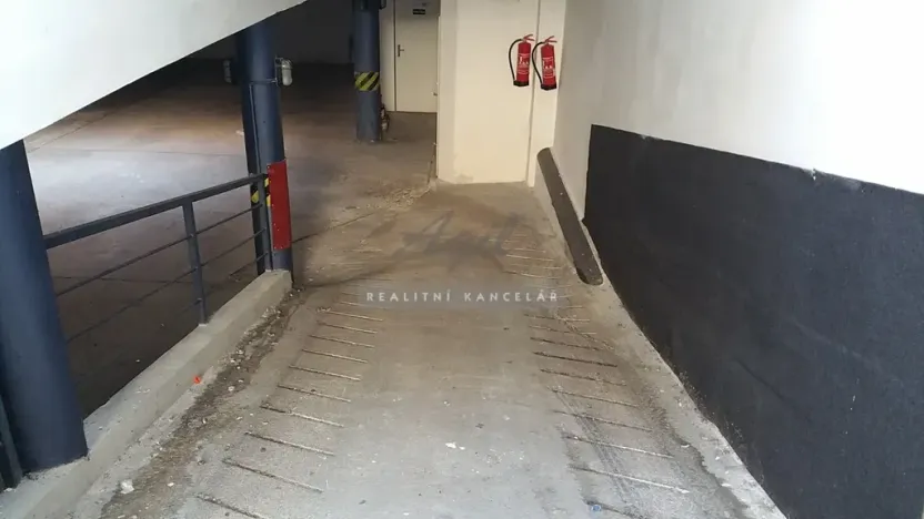 Pronájem garáže, Brno, 15 m2